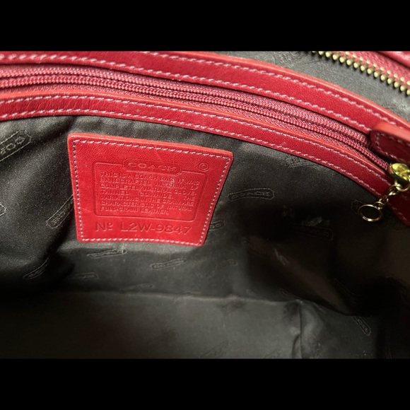 Coach red purse 👛 ❤️❤️❤️ - Picture 5 of 9